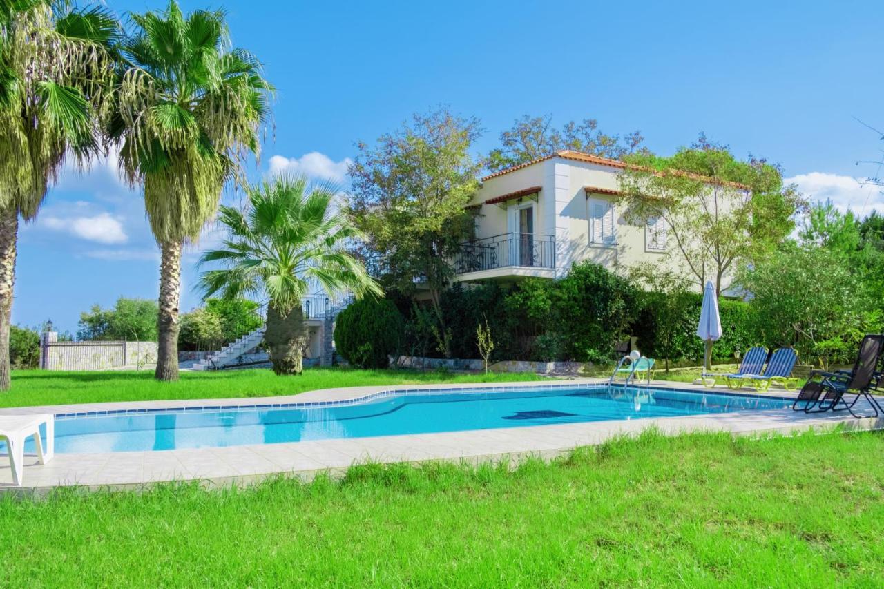 Villa Afroditi In Chania Near Airport With Private Pool, Free Wi-fi, Souda Bay Views, Garden Oasis *