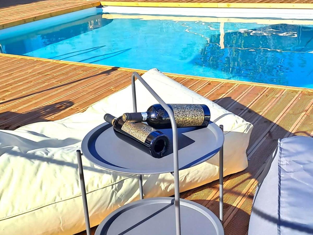 Laguna Villa *