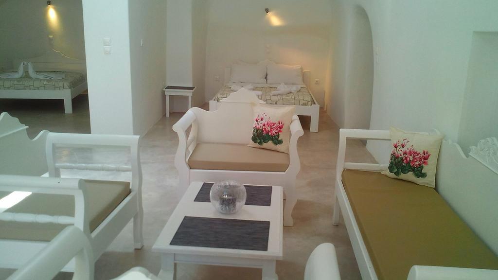 Aparthotel Filotimo Cave 3*