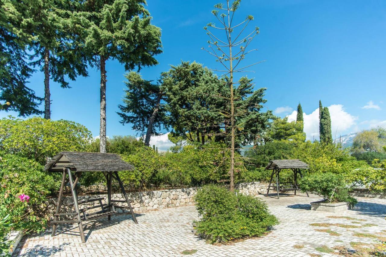 Blue White Apartments - Kefallonia Poolside Retreats Aparthotel Spartia (Kefalonia)