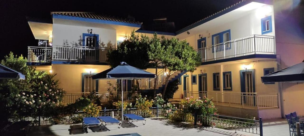 Blue White Apartments - Kefallonia Poolside Retreats Spartia (Kefalonia)
