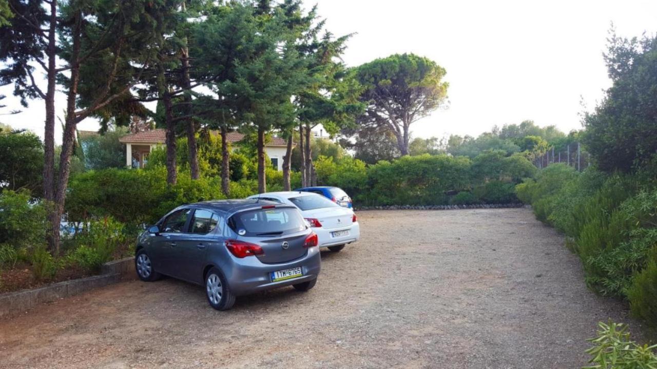 Blue White Apartments - Kefallonia Poolside Retreats Aparthotel 3*