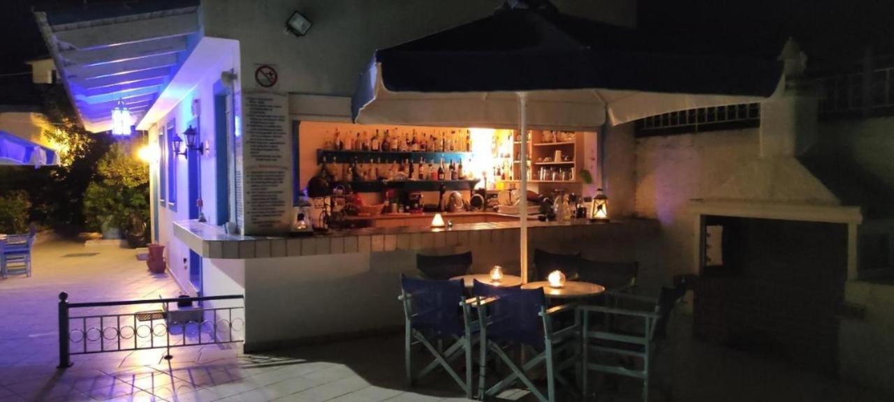 Blue White Apartments - Kefallonia Poolside Retreats 3* Spartia (Kefalonia)