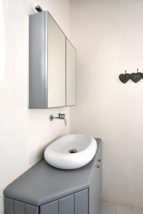 Sunray Front 2 Bedroom House Next To Kite Sports Holiday home Parikia (Paros)