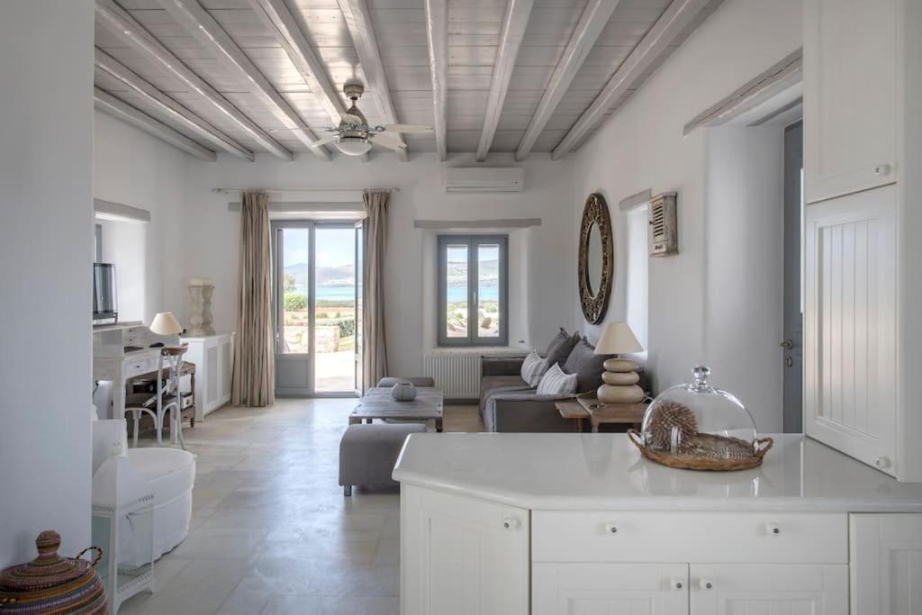 Sunray Front 2 Bedroom House Next To Kite Sports * Parikia (Paros)