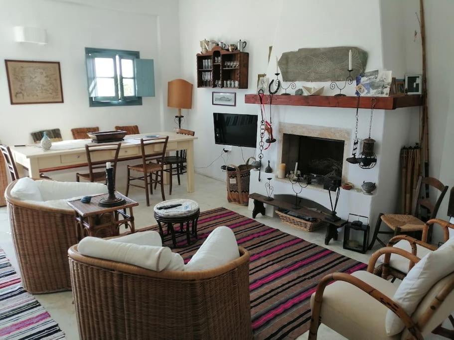 Casa Dei Melograni At Vourlidia Leros * Vromolithos