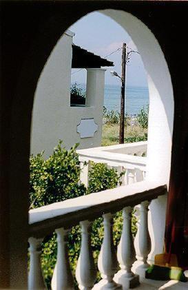 Front Salvanos Aparthotel Acharavi (Corfu)