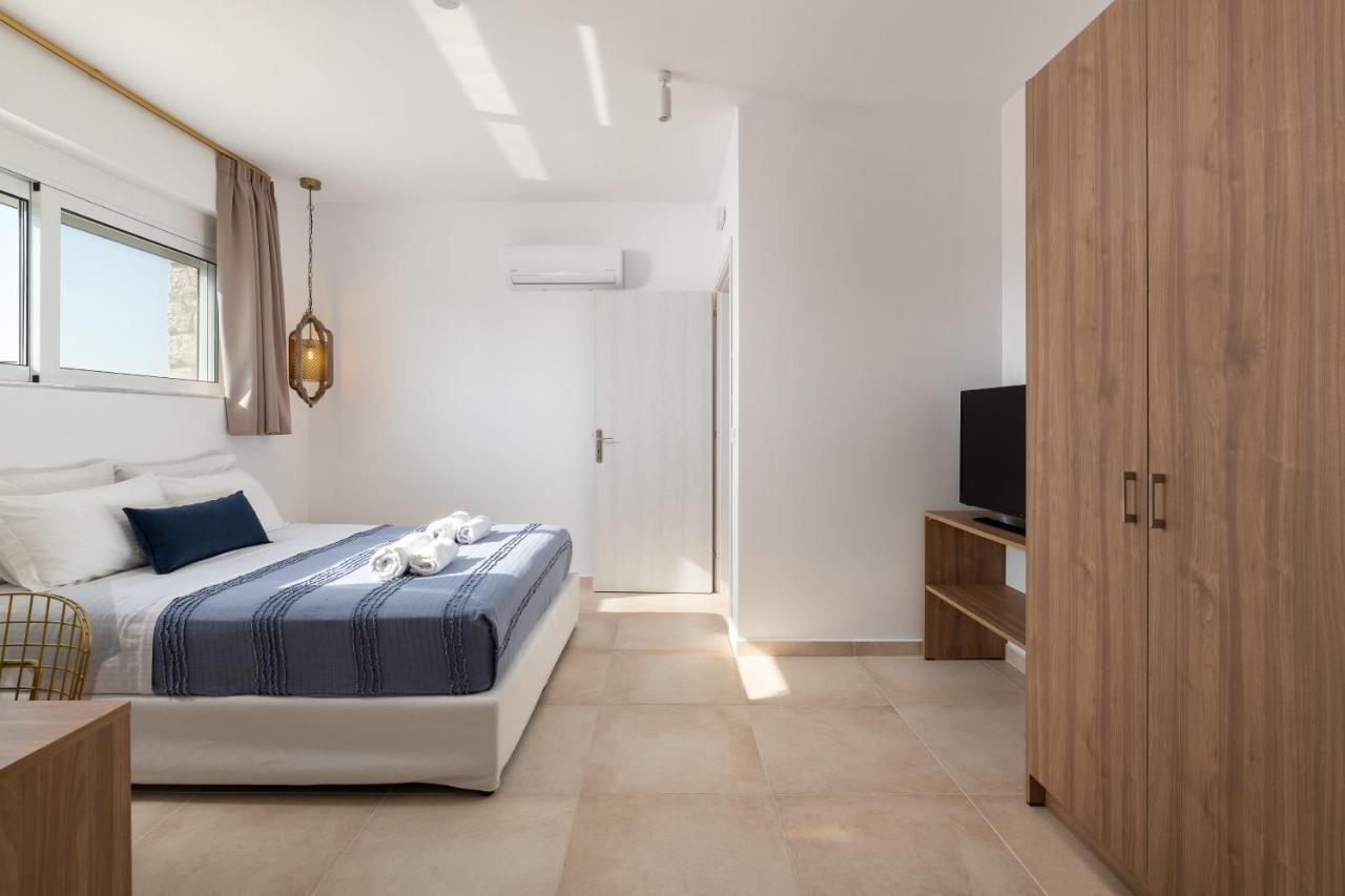 New Brand Villas: Beachside Retreat With And Heated Pool Haraki