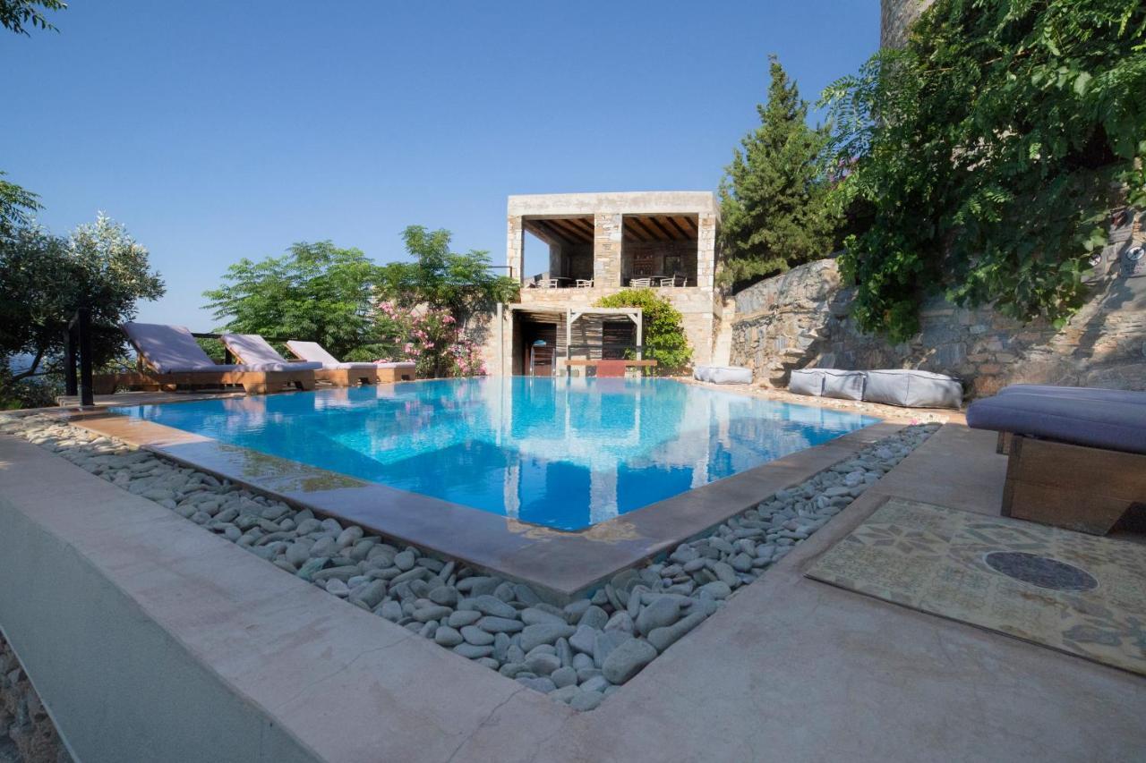 Pyrgos Traditional Village Agios Kirykos (Ikaria)