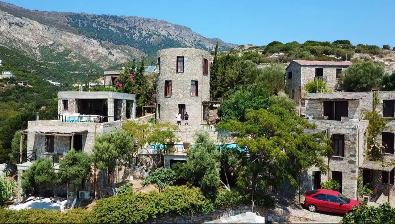 Pyrgos Traditional Village *