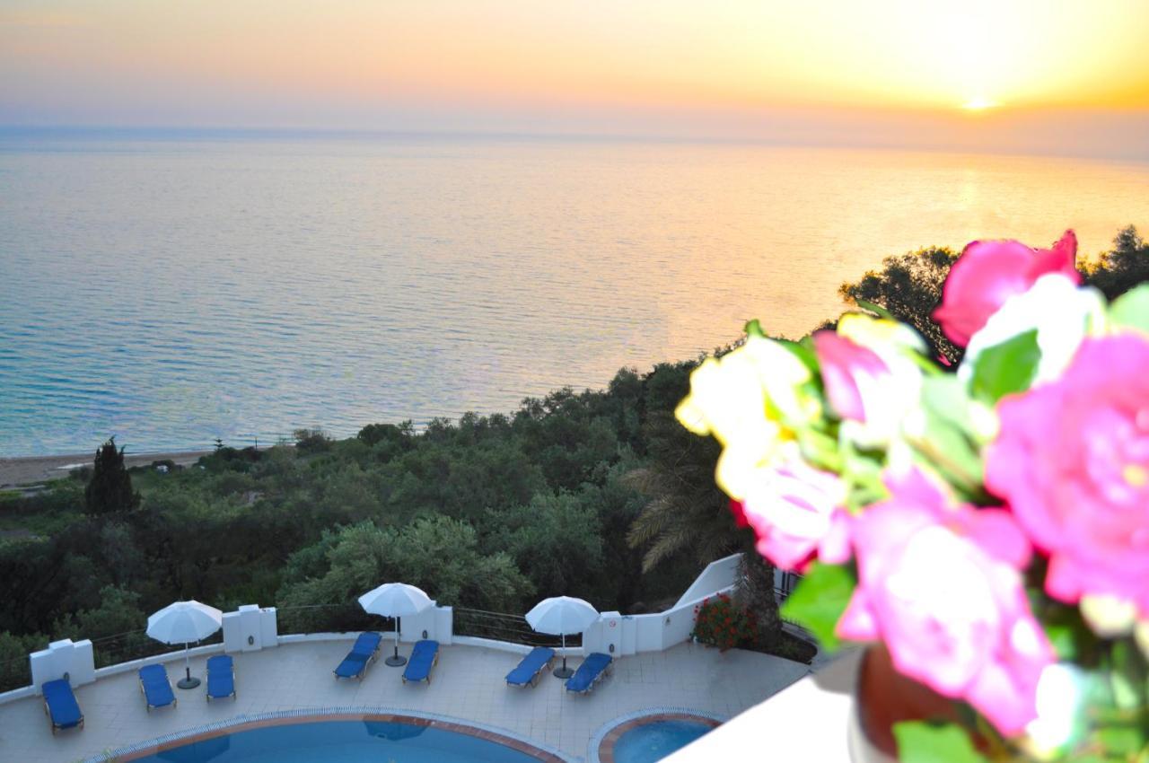 Beautiful Maria With Pool - Agios Gordios Beach, Corfu Apartment