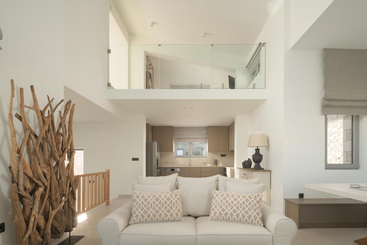 Villa Viveverde Villa, Featuring 3 Pools - Walking Distance To & Shops, By Thinkvilla Bali (Crete)