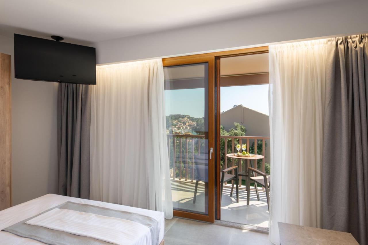 Neoma Luxury - Adults Only *