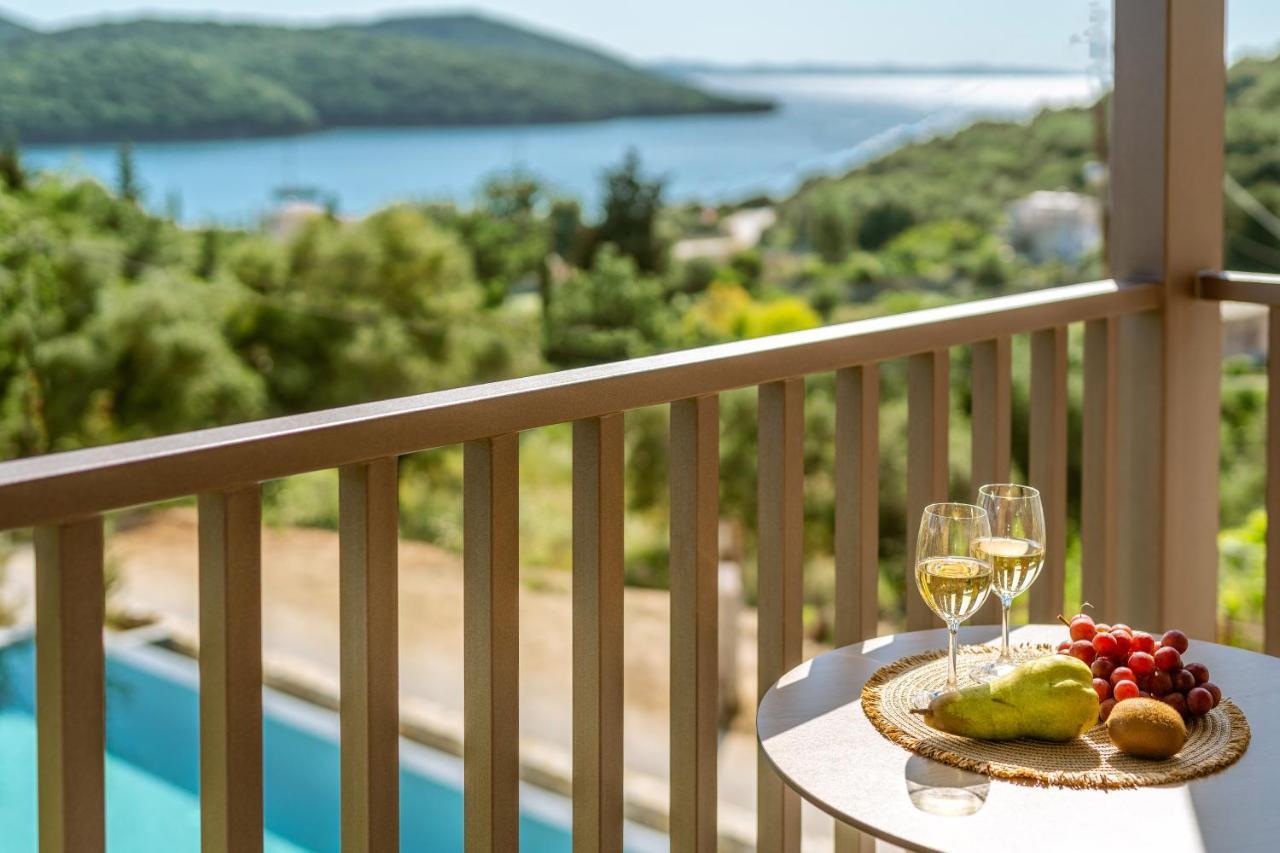 Neoma Luxury - Adults Only