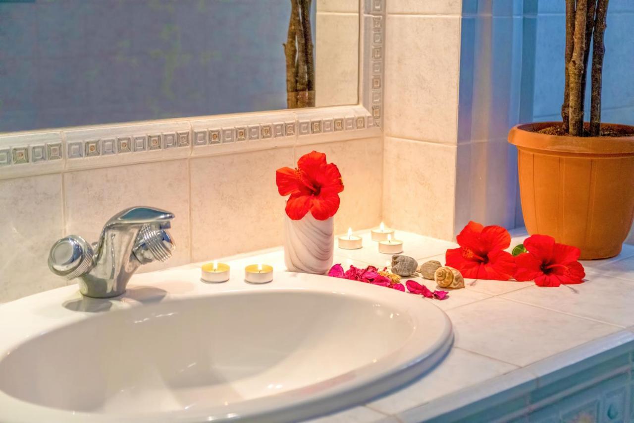 Afroditi In Chania Near Airport With Private Pool, Free Wi-fi, Souda Bay Views, Garden Oasis *