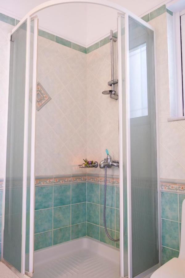 Afroditi In Chania Near Airport With Private Pool, Free Wi-fi, Souda Bay Views, Garden Oasis Villa Kounoupidhiana