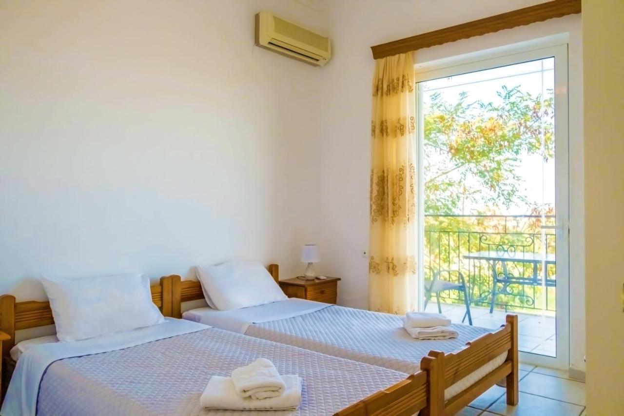 Villa Afroditi In Chania Near Airport With Private Pool, Free Wi-fi, Souda Bay Views, Garden Oasis *