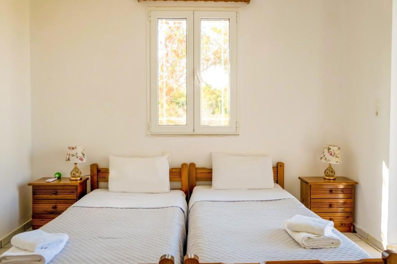 Afroditi In Chania Near Airport With Private Pool, Free Wi-fi, Souda Bay Views, Garden Oasis Kounoupidhiana