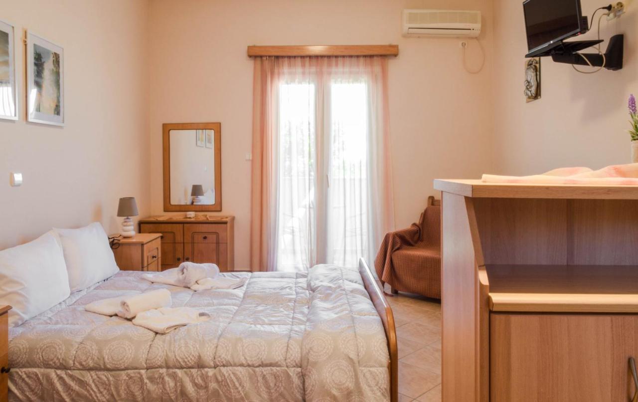 Aparthotel Athena Megalochori (Agistri)