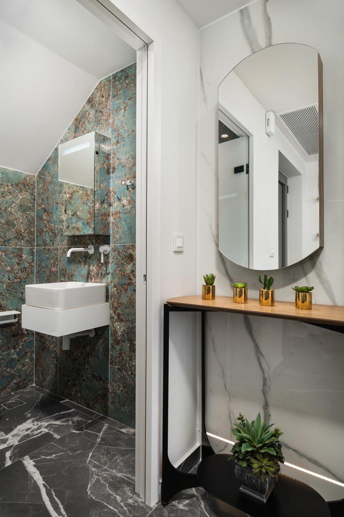 Nefelia Luxury Private *