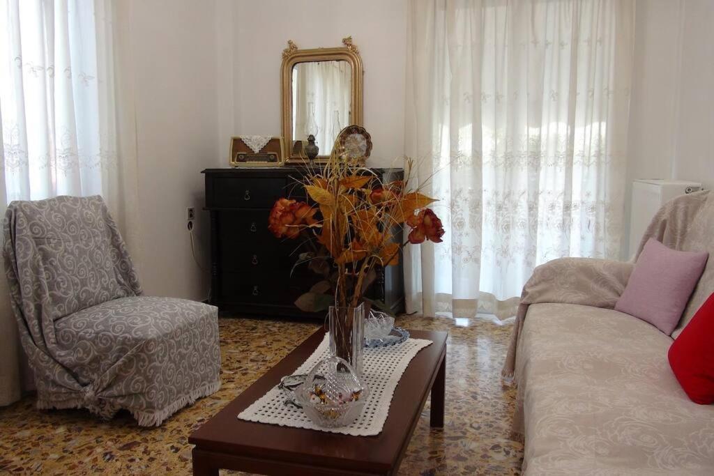 Lina's 2 Apartment Amfilochia