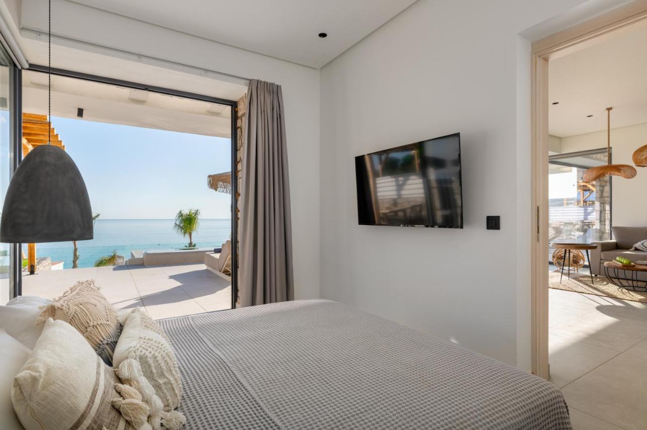 Villa Lido White