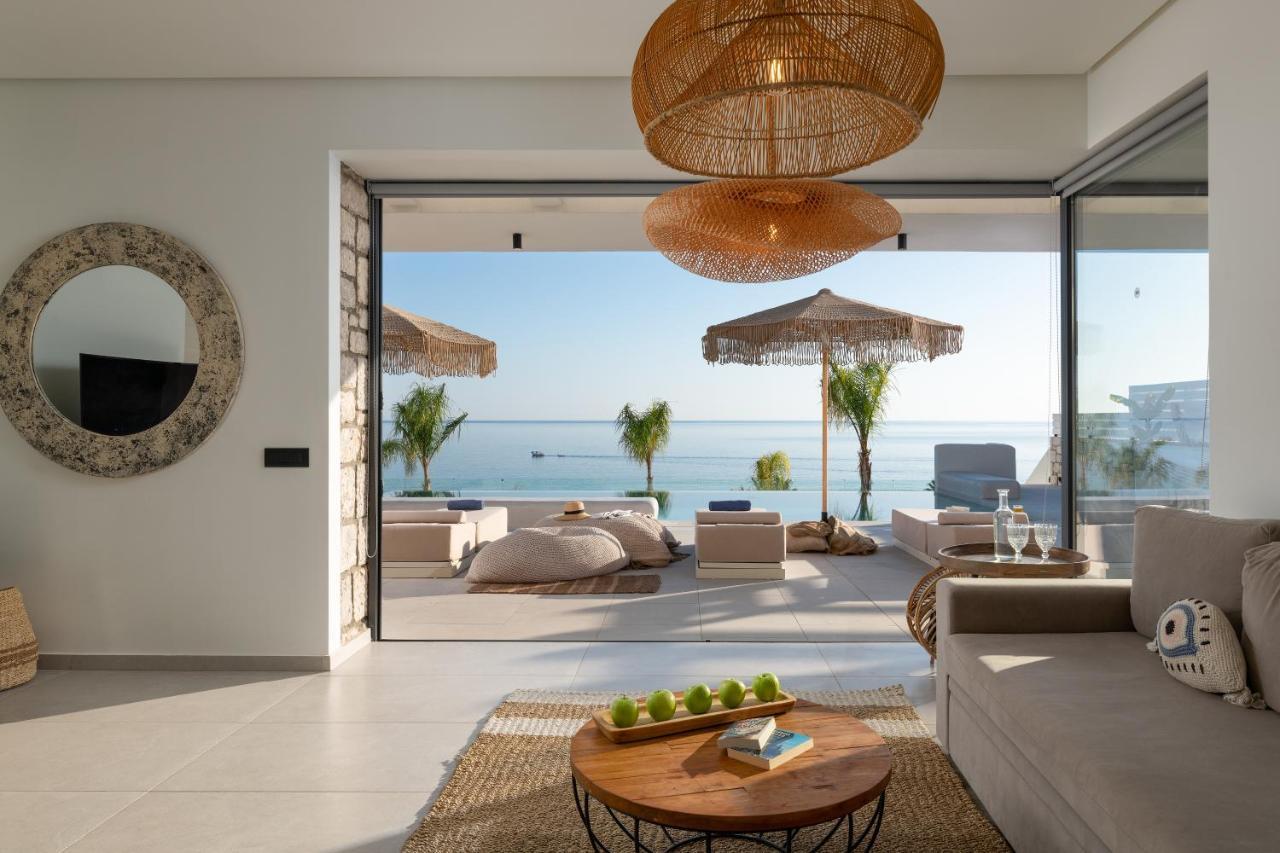 Villa Lido White