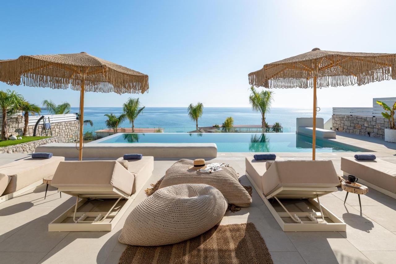 Villa Lido White