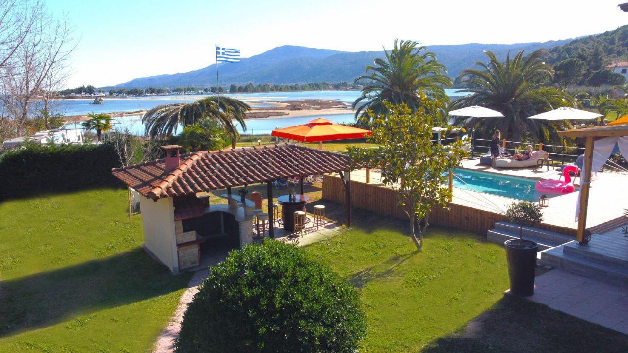 Laguna Villa *