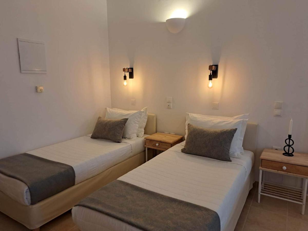 Amerisa & 3* Fira (Santorini)