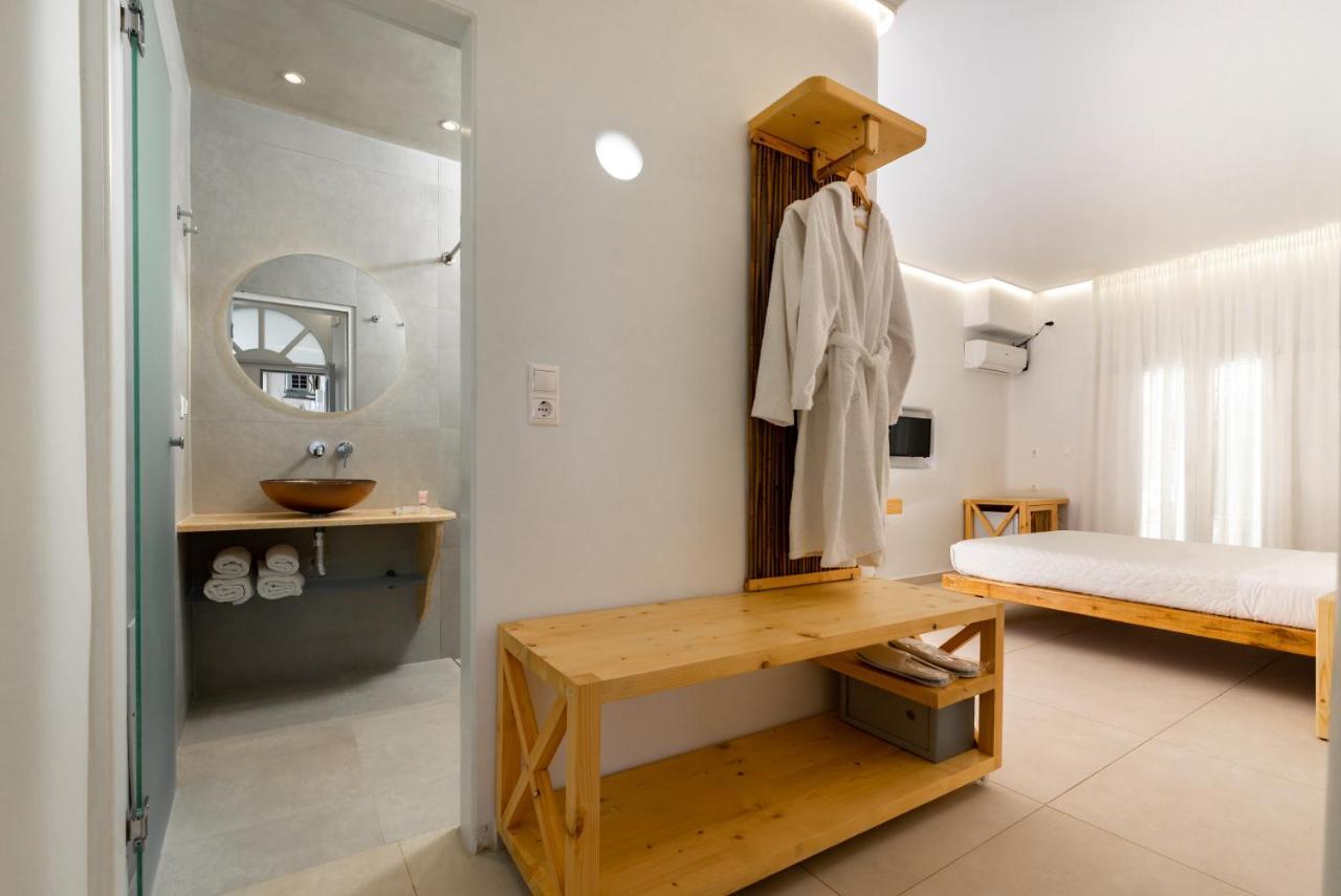 Thira Hotel