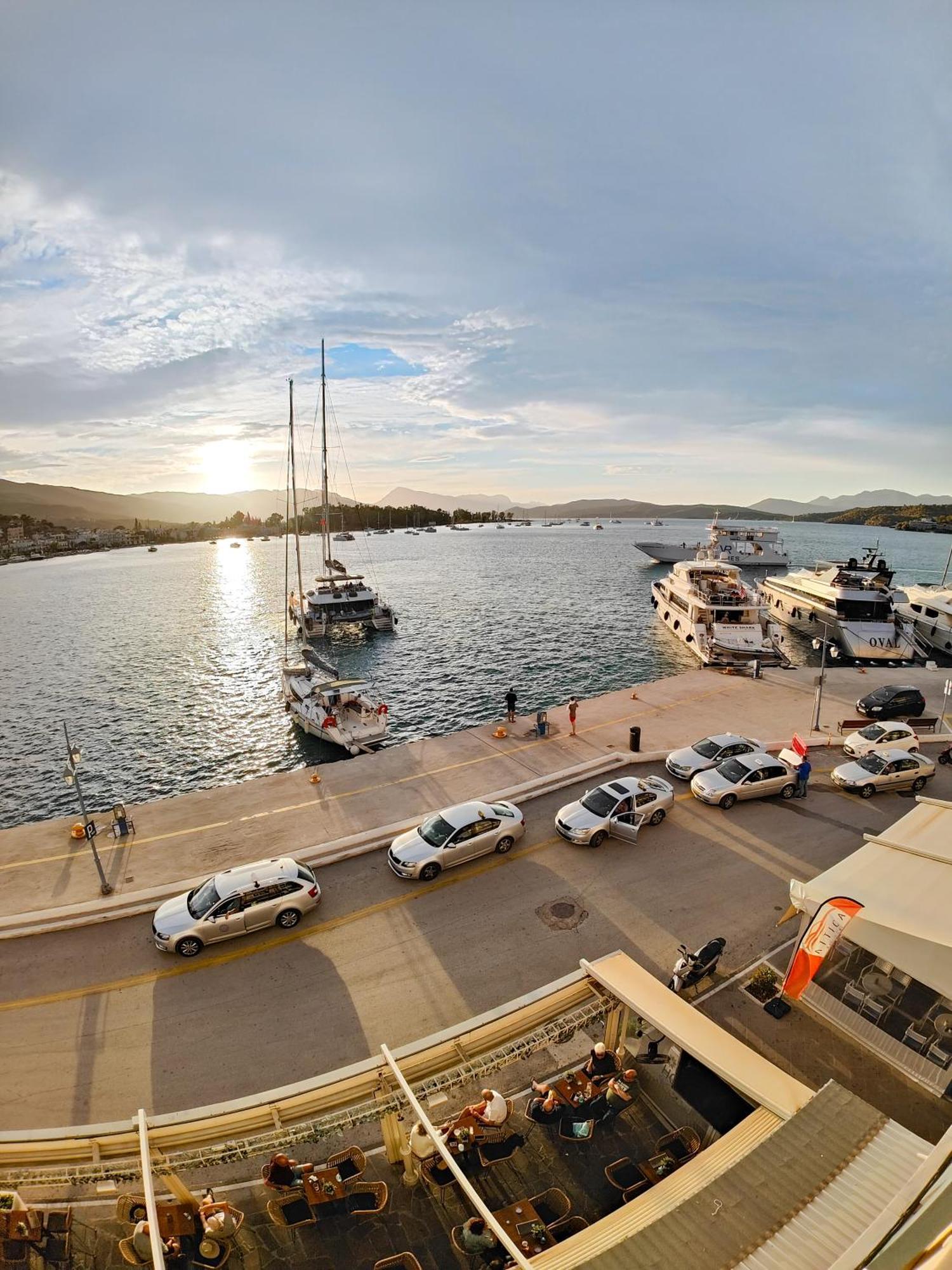 The Manessi Boutique Hotel 3*