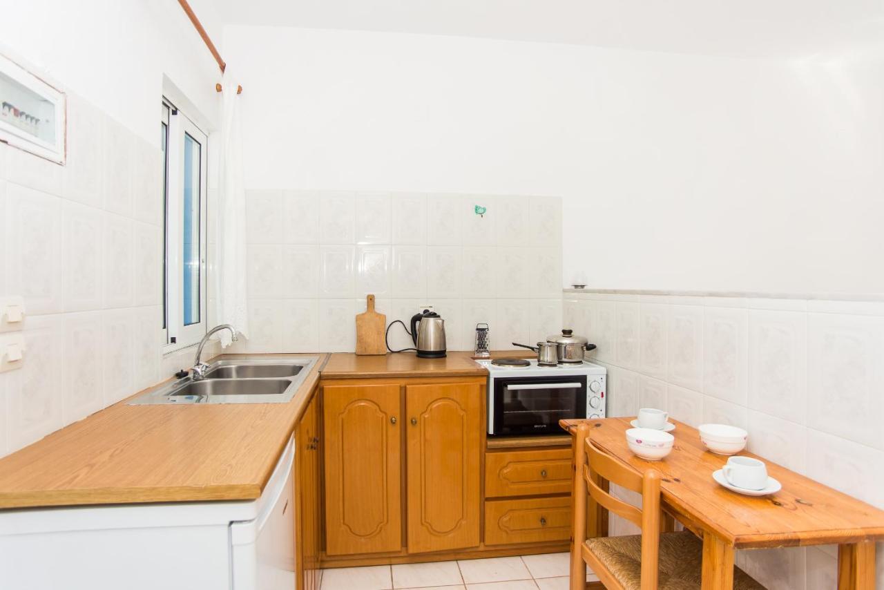 Blue White Apartments - Kefallonia Poolside Retreats Aparthotel Spartia (Kefalonia)