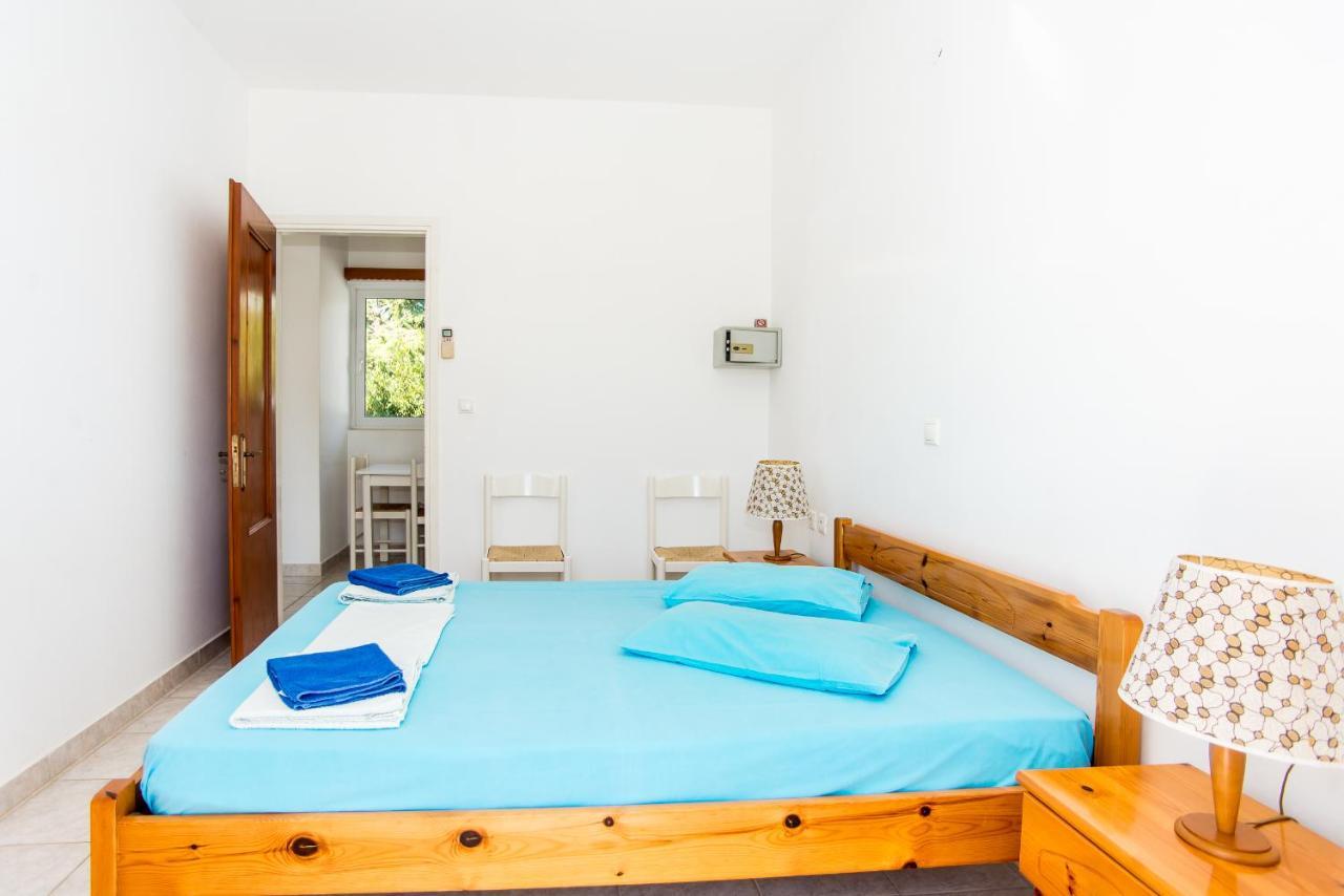 Blue White Apartments - Kefallonia Poolside Retreats 3* Spartia (Kefalonia)