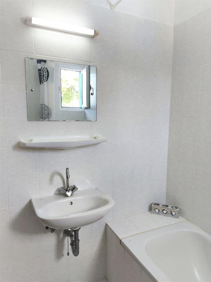 Aparthotel Blue White Apartments - Kefallonia Poolside Retreats Spartia (Kefalonia)