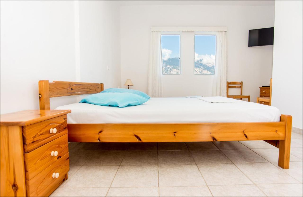 Blue White Apartments - Kefallonia Poolside Retreats Aparthotel 3*