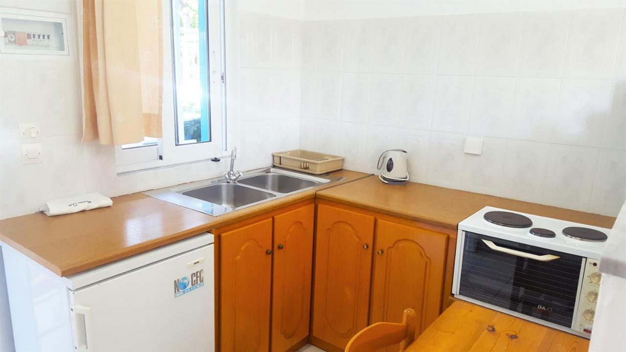 Blue White Apartments - Kefallonia Poolside Retreats 3* Spartia (Kefalonia)