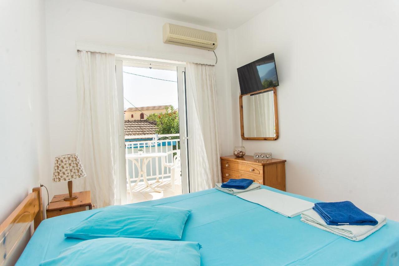 Blue White Apartments - Kefallonia Poolside Retreats 3* Spartia (Kefalonia)
