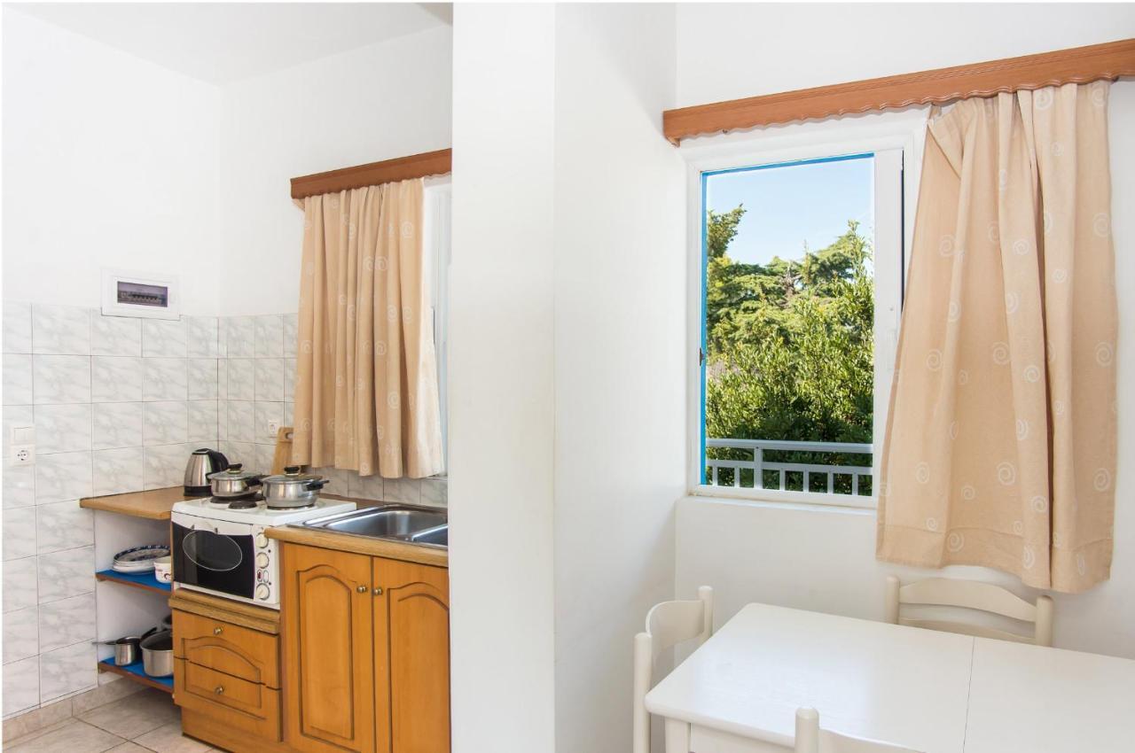 Blue White Apartments - Kefallonia Poolside Retreats Aparthotel 3*