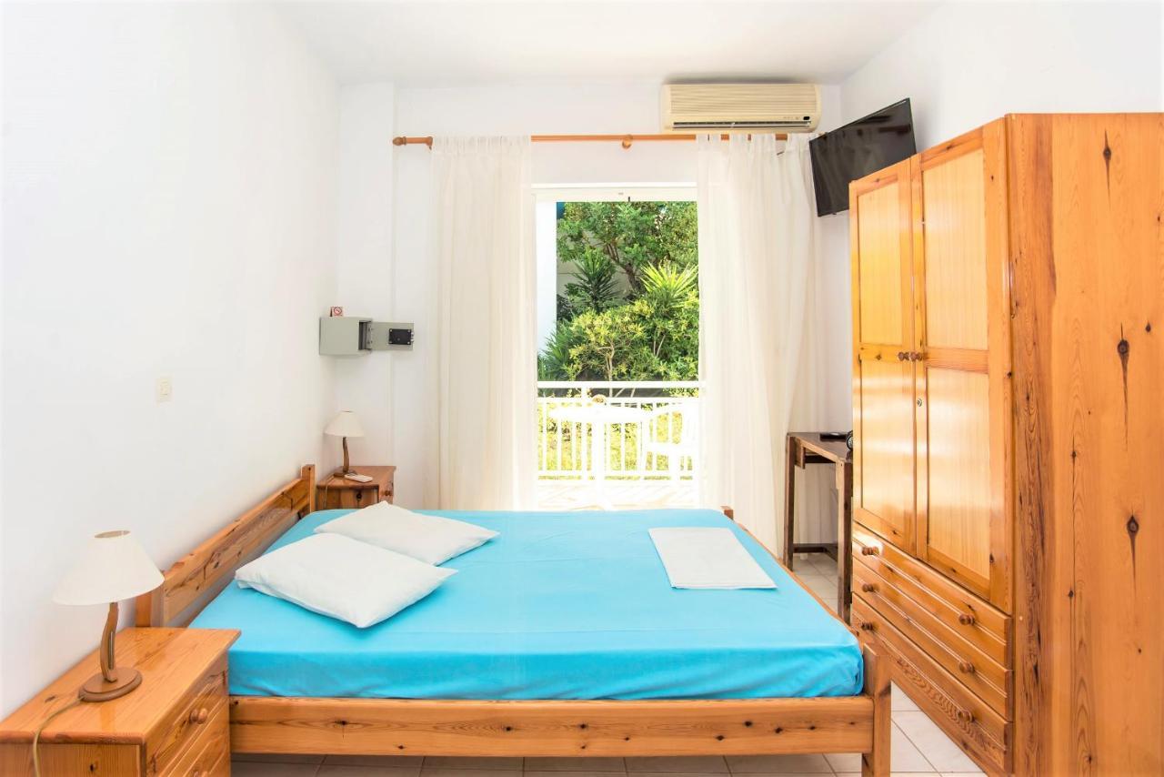 Aparthotel Blue White Apartments - Kefallonia Poolside Retreats