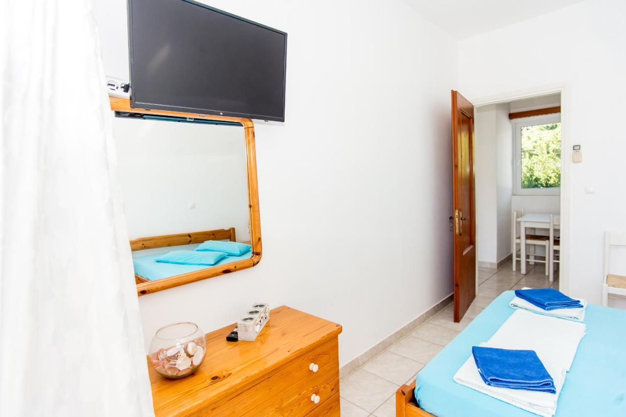 Blue White Apartments - Kefallonia Poolside Retreats Aparthotel 3*