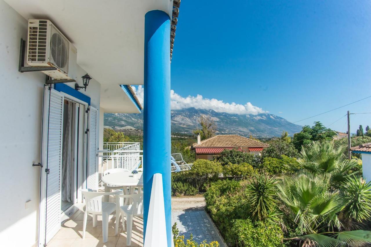 Blue White Apartments - Kefallonia Poolside Retreats