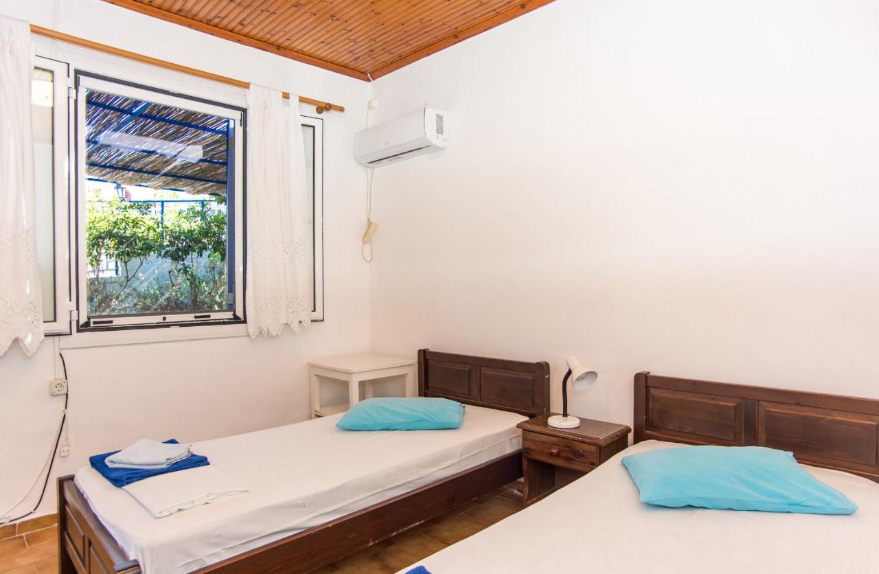Aparthotel Blue White Apartments - Kefallonia Poolside Retreats