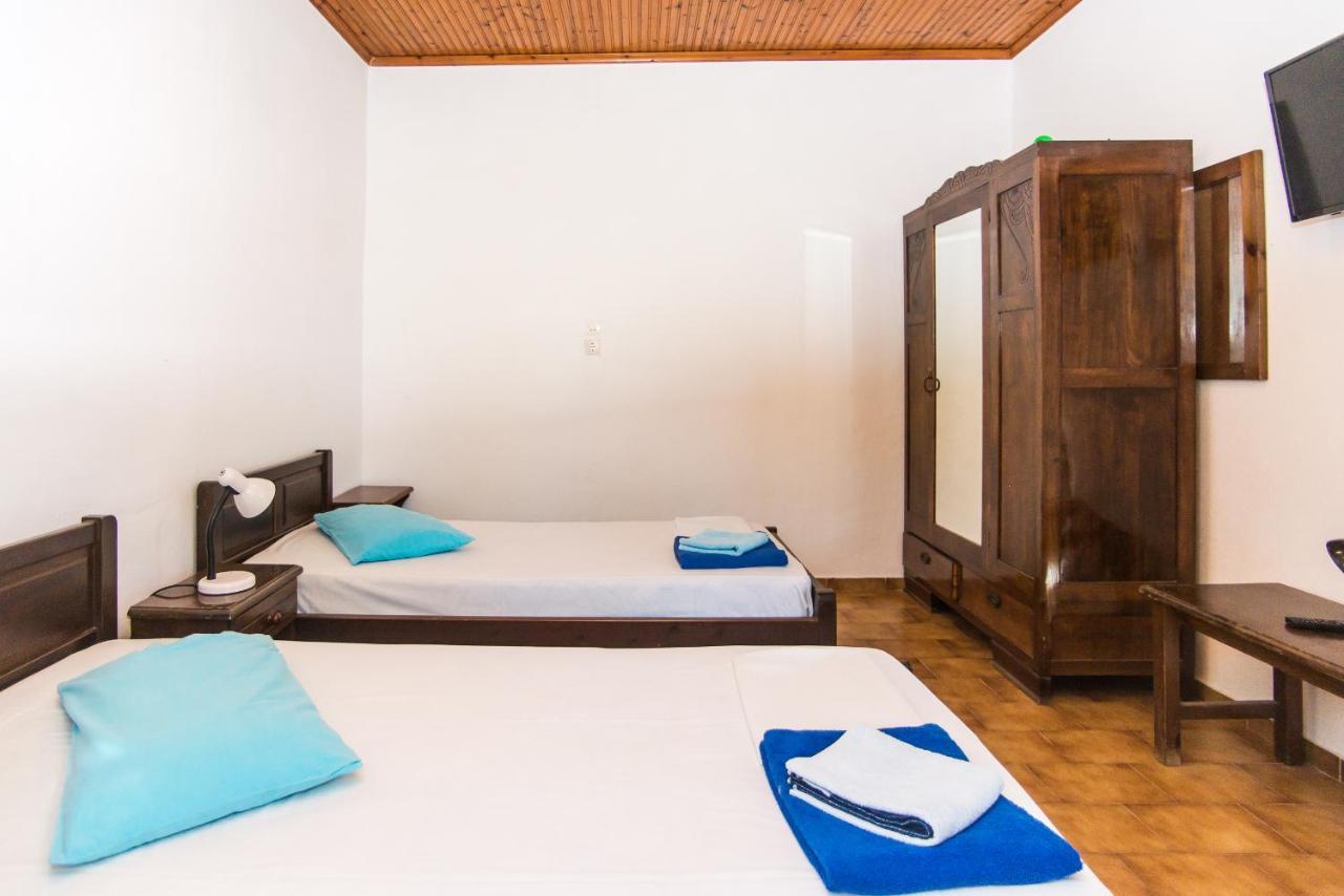 Aparthotel Blue White Apartments - Kefallonia Poolside Retreats