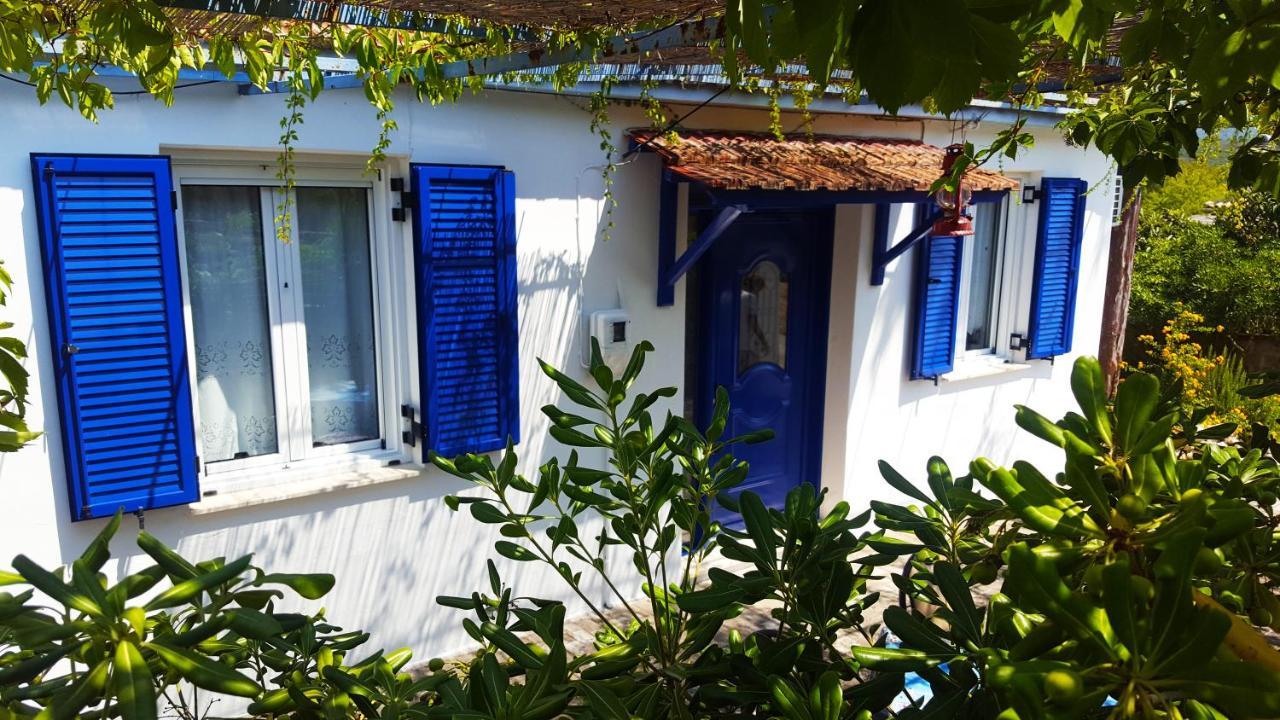 Aparthotel Blue White Apartments - Kefallonia Poolside Retreats