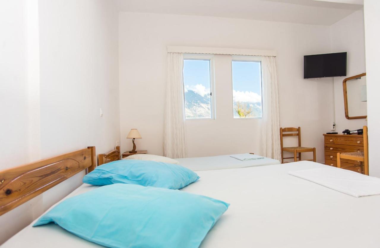 Blue White Apartments - Kefallonia Poolside Retreats 3*