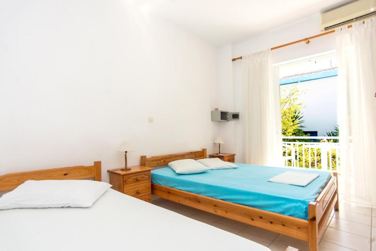 Blue White Apartments - Kefallonia Poolside Retreats Spartia (Kefalonia)
