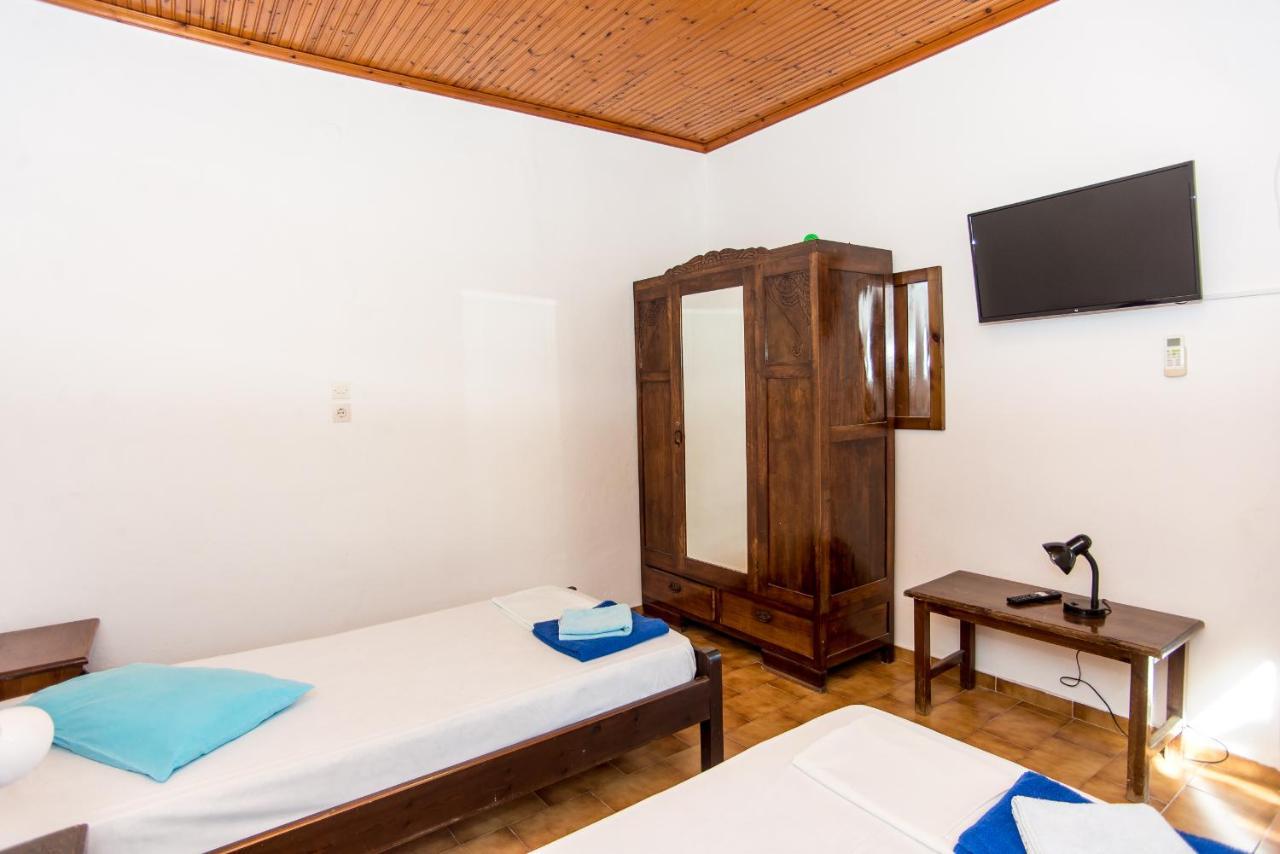 Blue White Apartments - Kefallonia Poolside Retreats Spartia (Kefalonia)