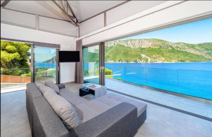 Mr Grey Luxury Villa *