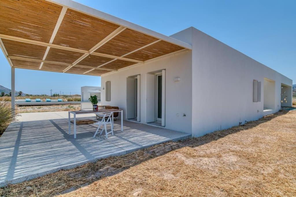 Lampsi - Spacious & Modern Villa Isterni (Paros)